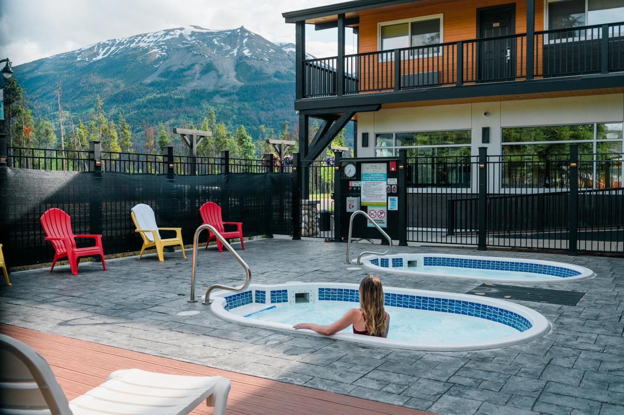 Mount Robson Inn Jasper Eksteriør bilde